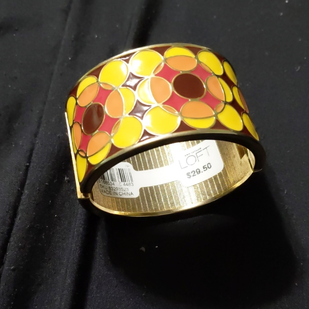 Ann Taylor Loft clasp bracelet